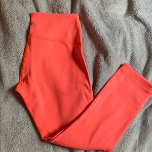 Lululemon Reversible Wunder Under Crop size 4